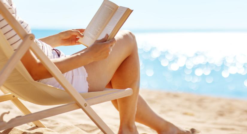 8 letehetetlen könyv, ami tökéletes választás, ha strandolni mész