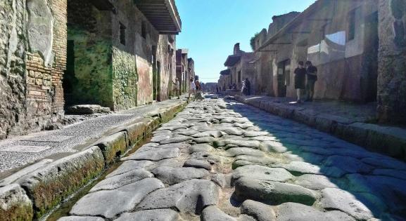 Gladiátorjáték és Julia háza – bejártuk a világ egyik legkülönösebb városát