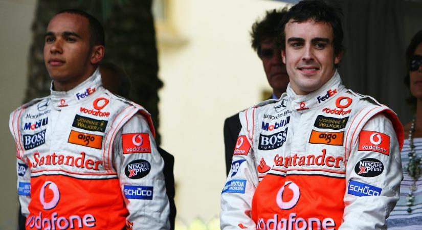 Alonso megzsarolta a McLarent, hogy Hamilton ne érhessen célba