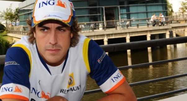 F1-Archív: Alonso rosszkor szólt be