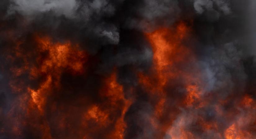 Elpusztította a tűz a debreceni üzemet: a könnyűszerkezetes csarnok teljesen leégett