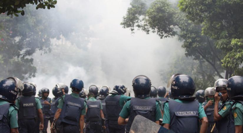 Tüntetők ostromoltak meg egy bangladesi börtönt