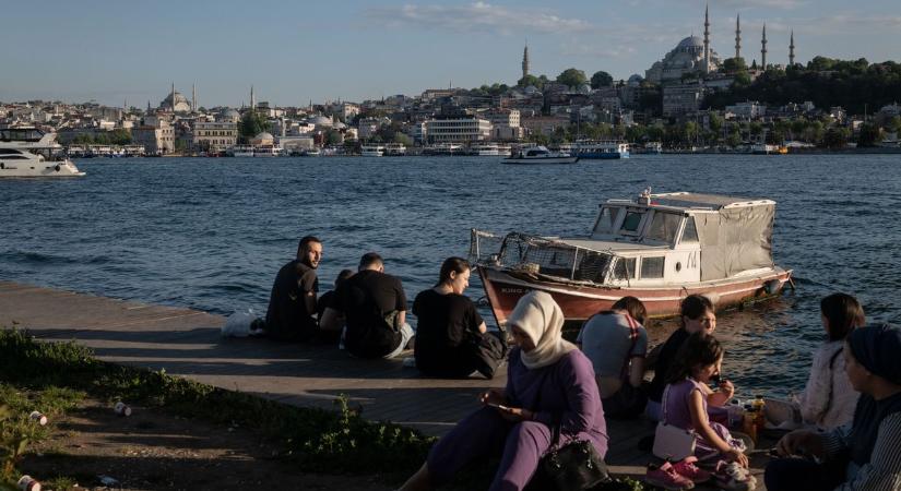 Több mint egy évtized után javított a Moody's a török hitelminősítést