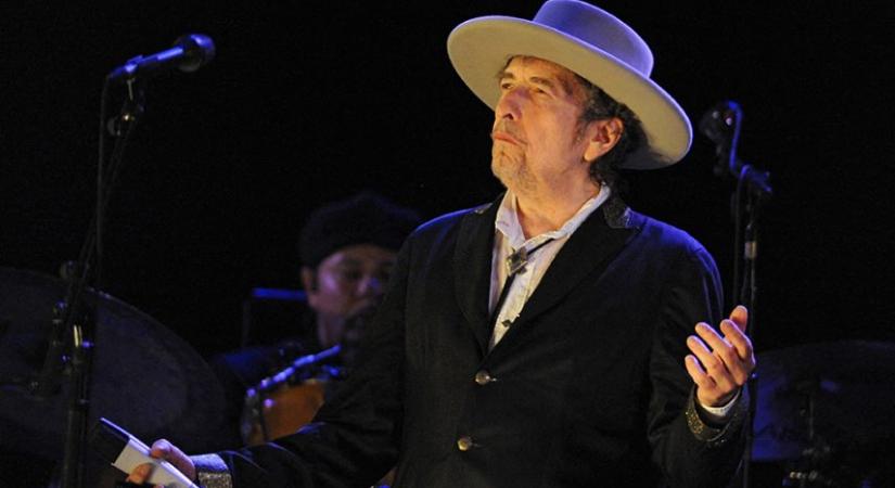 Európába jön turnézni Bob Dylan, a koncertekről kitiltotta a mobilokat