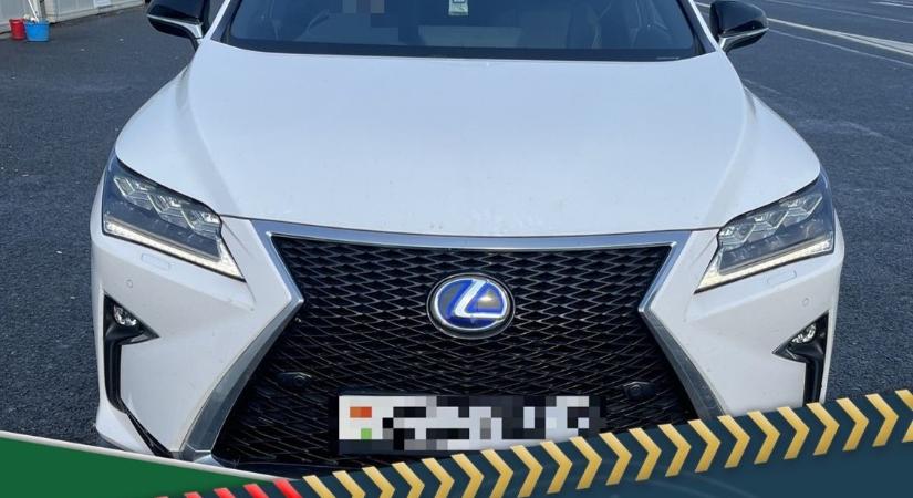 Luxus Lexus és Toyota bukott meg Csanádpalotánál