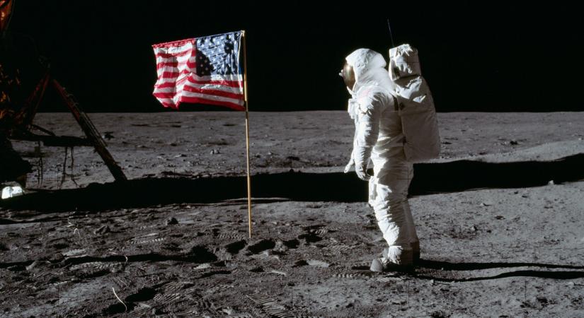 Ötvenöt évvel ezelőtt lépett először ember a Holdra