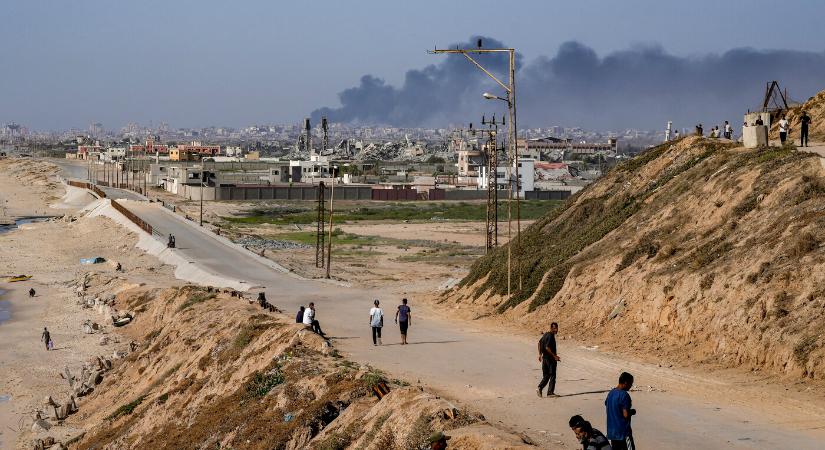 Izraeli légicsapás érte a jemeni Hudajda kikötővárost