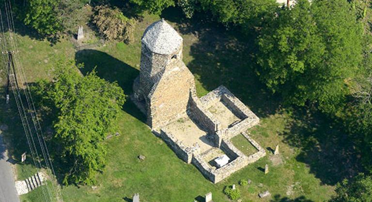 Látogatóközpont épül a Balaton-felvidék ikonikus Árpád-kori műemlékénél