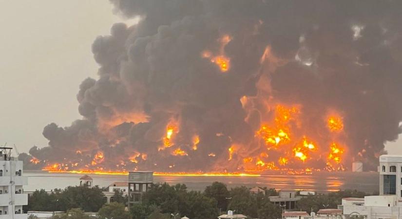 Támadásba lendült az izraeli légierő: lángolnak a jemeni olajtározók