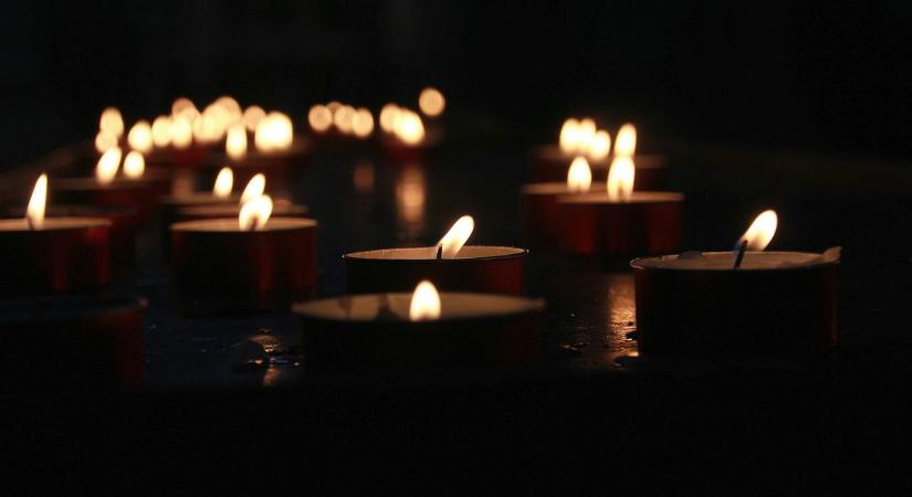 Szívszorító: kétszer temetik el az Árpád hídi tragédiában elhunyt szerelmespárt