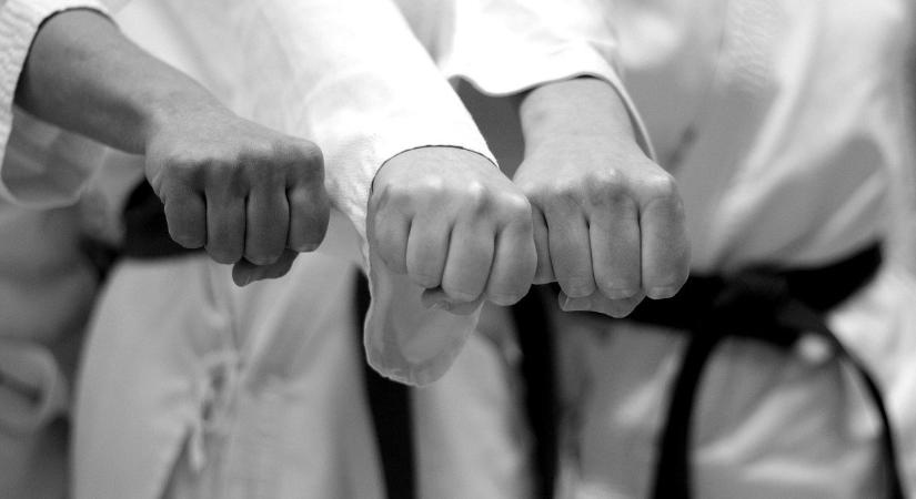 Gyermekbántalmazás: a karateedző egy korábbi tanítványa azt állítja, a férfi megerőszakolta
