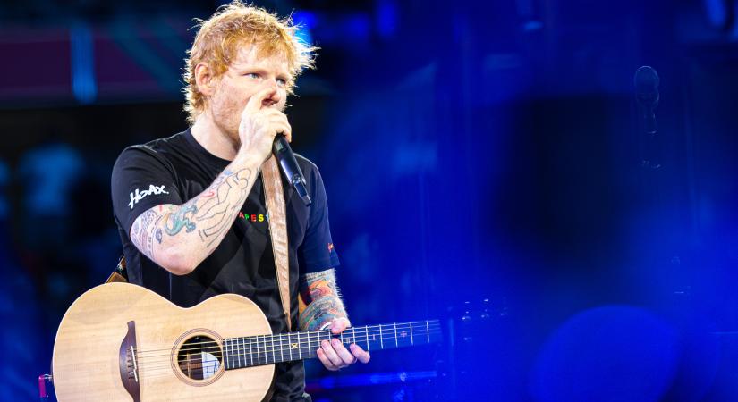 Ed Sheeran koncertjén nem TikTok-élőzni kellene, hanem élvezni a zenét
