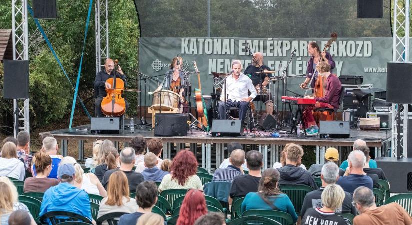 Kollár-Klemencz: különleges hangulat az Emlékparki Nyár pákozdi koncertjén (galéria)