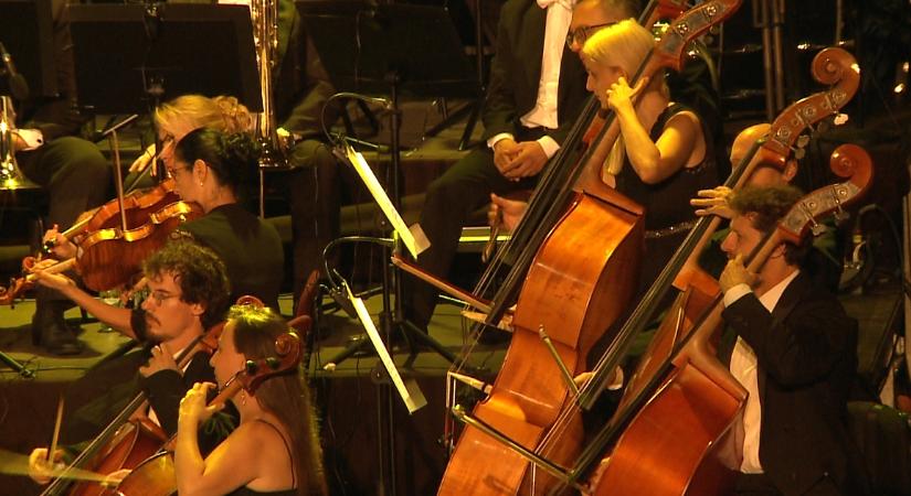 Több mint száz művész lépett színpadra a debreceni Hungarikum Gálakoncerten – videóval