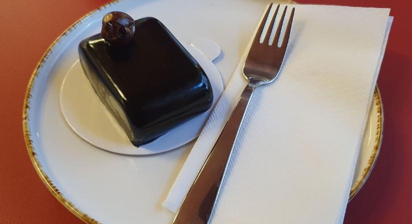 „Borjour” néven nyitott új egységet az aradi Lolita desserts
