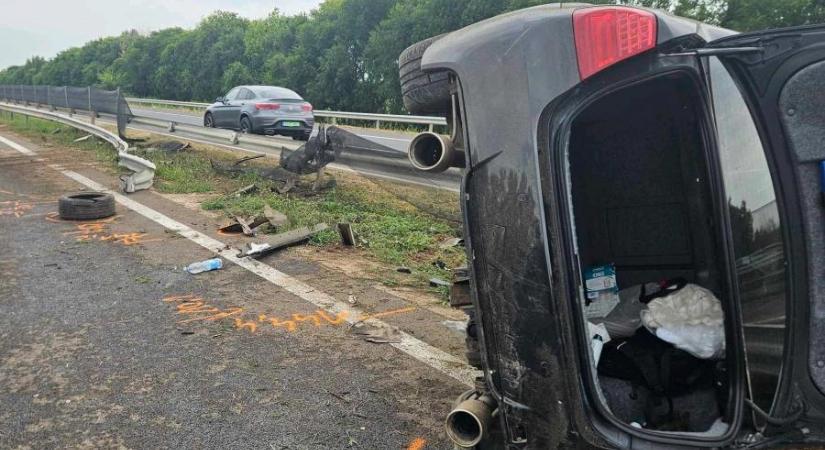 Egy ember meghalt, miután fékezés nélkül belerohatnak autójukba az M3-ason