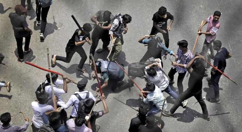 Banglades: Meghosszabbították az erőszakos tüntetések miatt elrendelt kijárási tilalmat