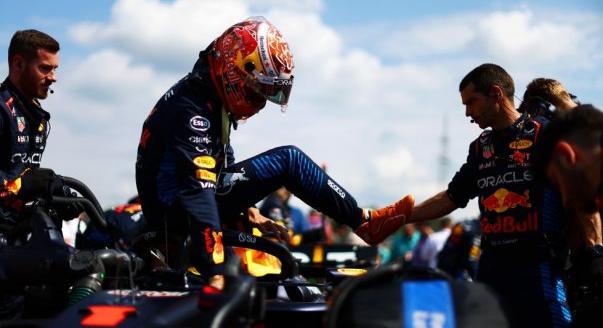 Zárt ajtók mögötti beszélgetés jöhet a Red Bullnál Verstappen kritikái után