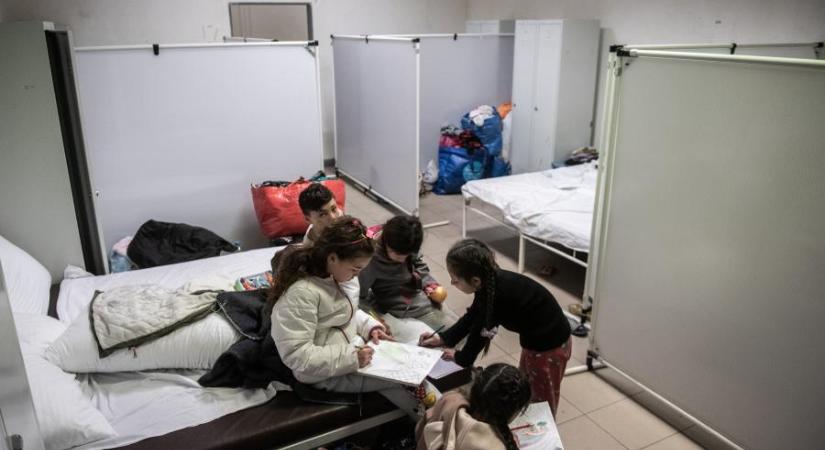 Földönfutókon spórol az Orbán-kormány, az ukrán menekültek háromnegyede veszítheti el a lakhatási támogatást
