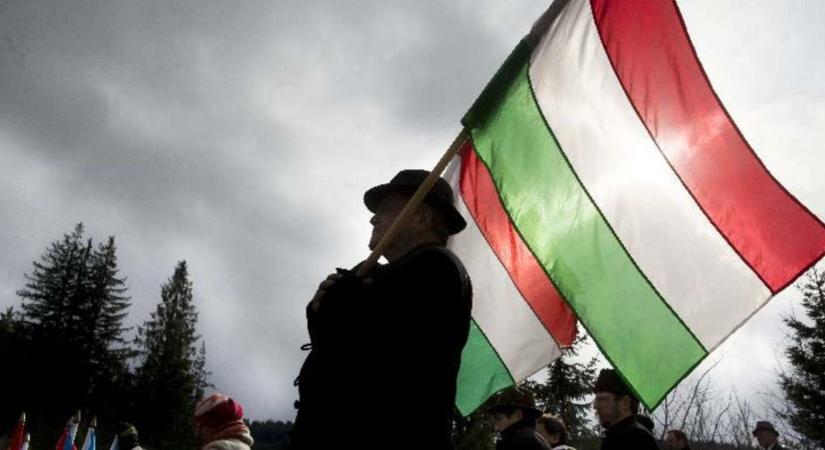 Hazaárulásnak számít ukrajnában, ha a kárpátalján a magyar himnuszt éneklik