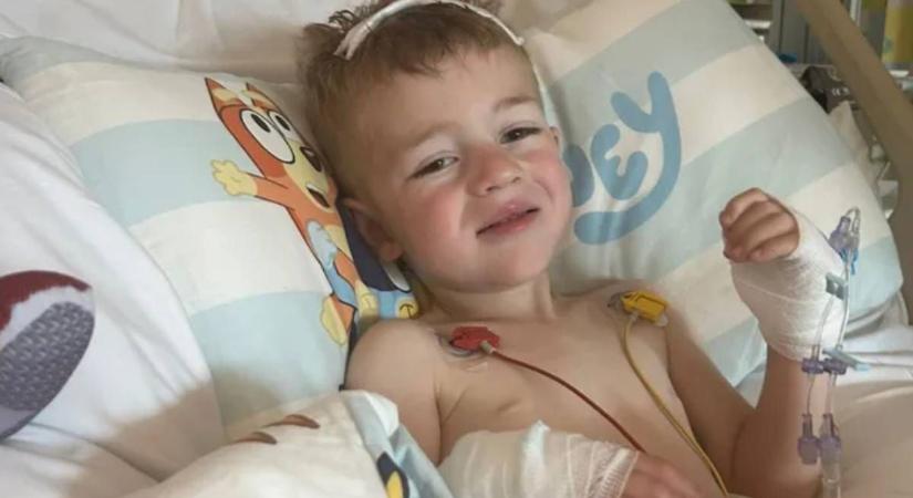 "Nem gondoltuk, hogy ez velünk is megtörténhet" – hatórás műtét mentette meg a négyéves kisfiú életét