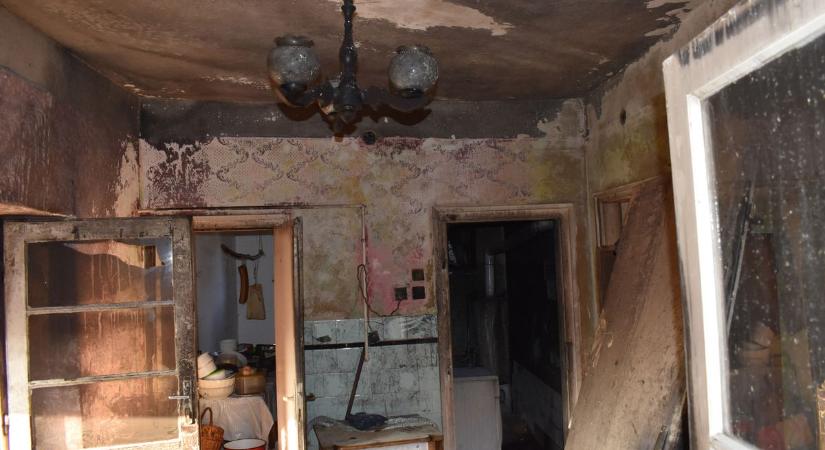 Életveszélyesen megégett egy nő a lakástűzben, egész Jászboldogháza imádkozik érte