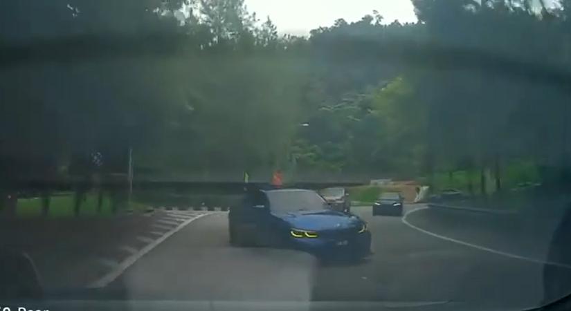 Annyira sietett a BMW-s, hogy eldobta és padkának vágta az autóját