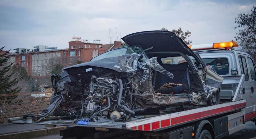 Vágóhíd utcai baleset: törölhették a Mercedesből a sebességre vonatkozó adatokat, nyomozás indult az ügyben
