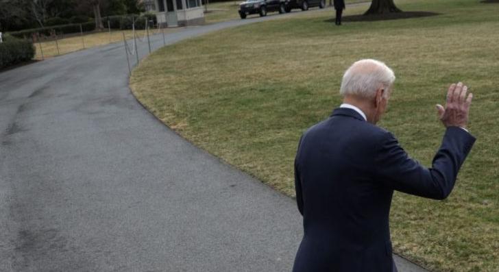 Joe Biden visszalép az elnökjelöltségtől