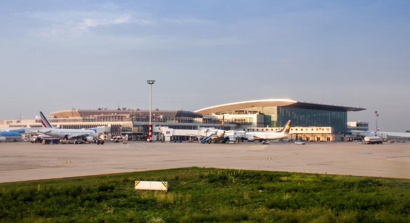 Óriási balhé a reptereken: rengeteg magyar nyaralása fullad káoszba