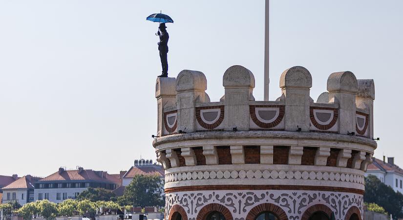 Rejtélyes alak tűnt fel Budapest egyik látványosságának tetején