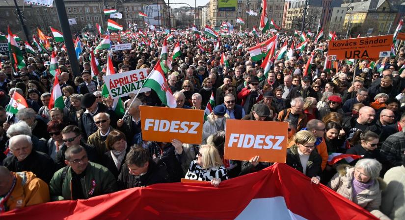 Változatlanul a Fidesz–KDNP vezeti a pártversenyt júliusban is