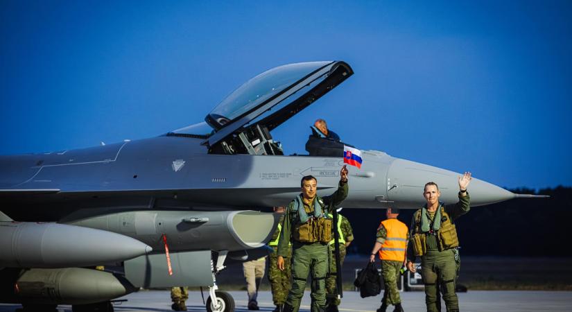Megérkezett Szlovákiába az első két F-16-os vadászgép