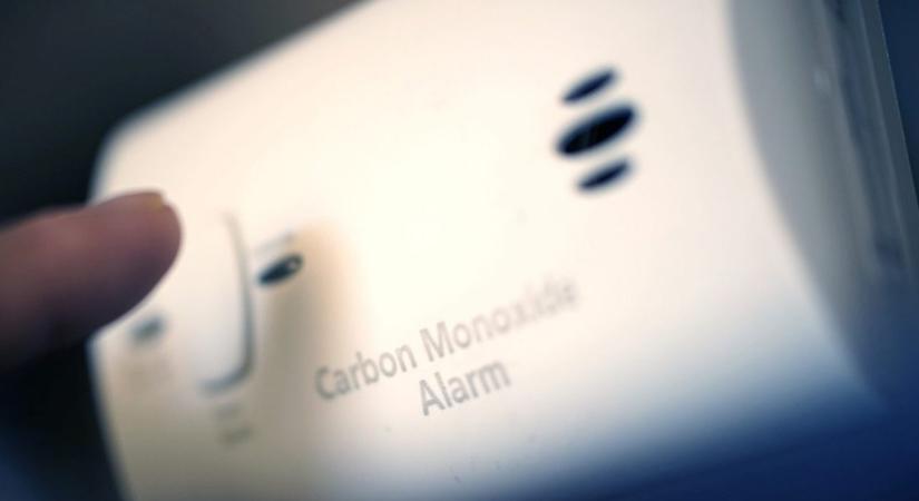 Jól jelzett a szén-monoxid érzékelő egy gyulai lakásban
