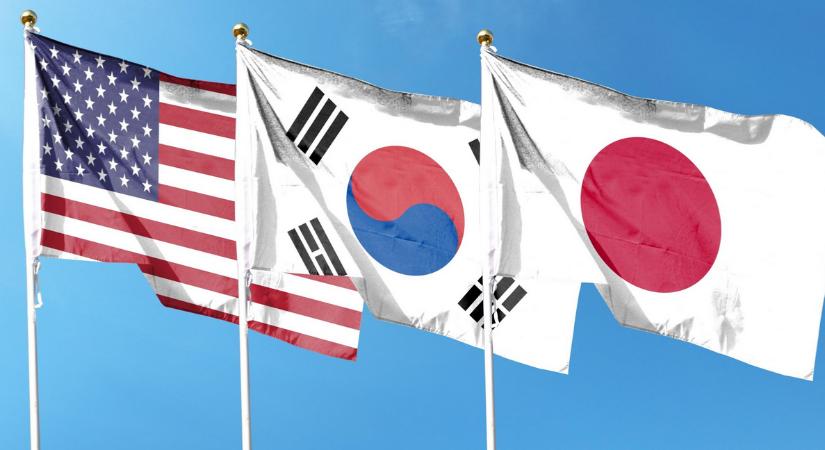 Fokozza védelmi együttműködését Japán, az Egyesült Államok és Dél-Korea