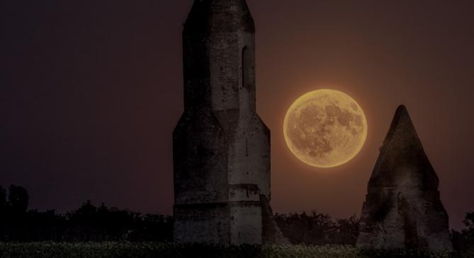 Szerda este nagyon közel lesz egymáshoz a Hold és a Szaturnusz