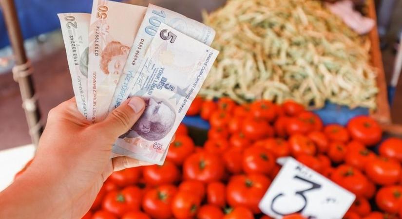 Török szappanopera: a hetven százalék feletti infláció miatt maradt az ötvenszázalékos kamat