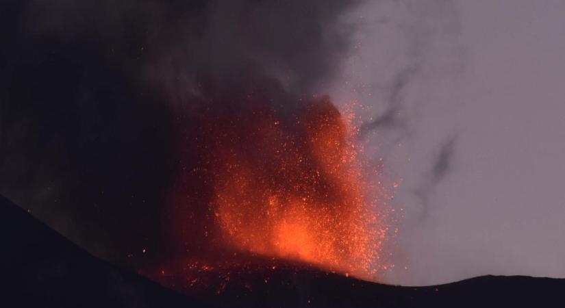 Vörös kód: készültséget rendeltek el, miután az éjjel újra kitört az Etna