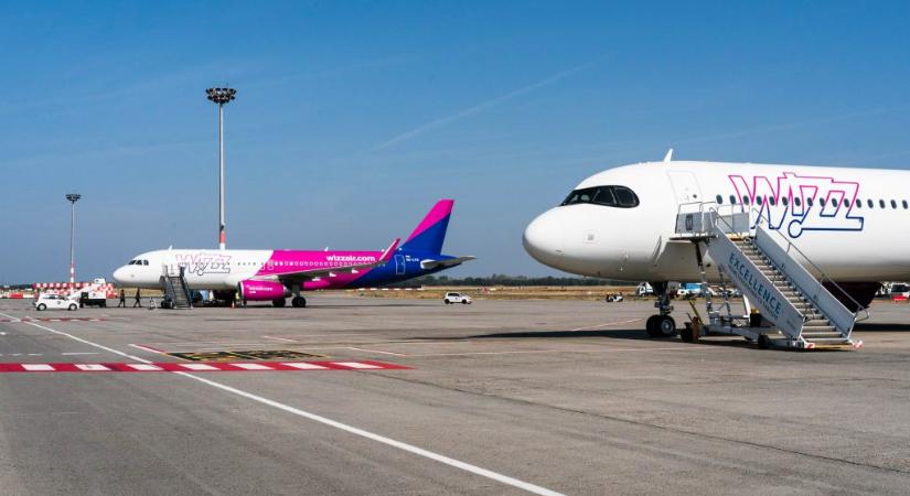 Júniusban látványosan nőtt a késések száma Ferihegyen, a Wizz Air szerint 25 százalékkal van kevesebb légiirányító, mint kellene