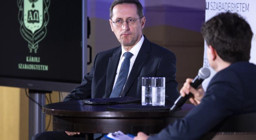 „Folytatjuk az átmenetileg megnövekedett államadósság további csökkentését” – írta Varga Mihály a kiugróan magas adósságnövekedésről