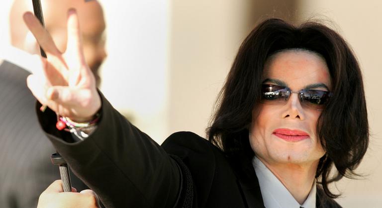 Komolyan a zsebébe kell nyúlnia annak, aki szeretne egy szeletet Michael Jacksonból