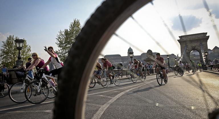 Visszatér az ikonikus biciklis felvonulás, a Critical Mass