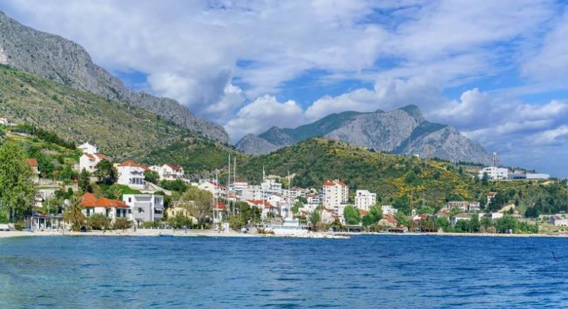 Ezt a horvát tengerparti helyet még sok magyar nem ismeri - Pedig a környéke is álomszép