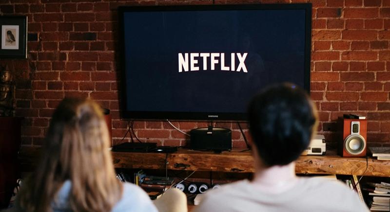Imádják a Netflixesek az olcsóbb, reklámalapú előfizetést