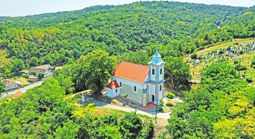 Újabb beruházások: befejeződött a nagybodolyai Szent Anna katolikus templom felújítása