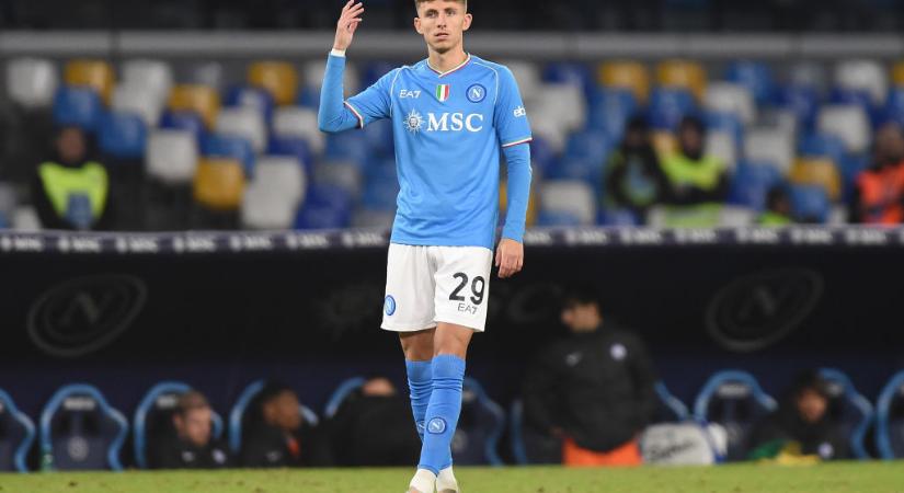 Napoli: egy év után Angliába küldik a válogatott játékost! – sajtóhír