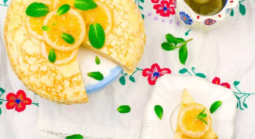 Rakott palacsinta citromkrémmel rétegezve: frissen sütve vagy jól behűtve is nagyon finom