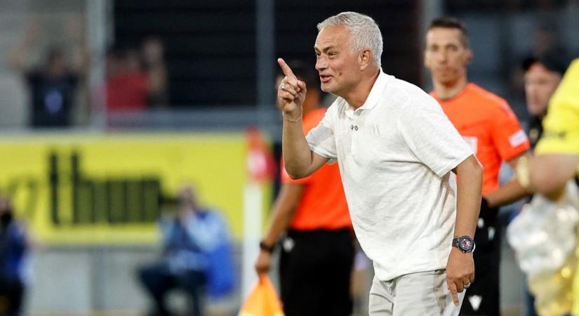 Idegölő meccsen mutatkozott be Jose Mourinho a Fenerbahce kispadján