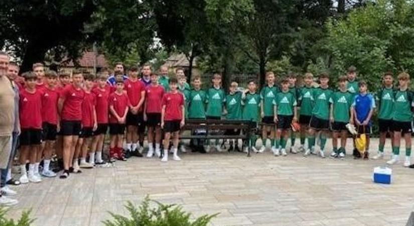Tatán edzőtáboroznak a fiatal focisták