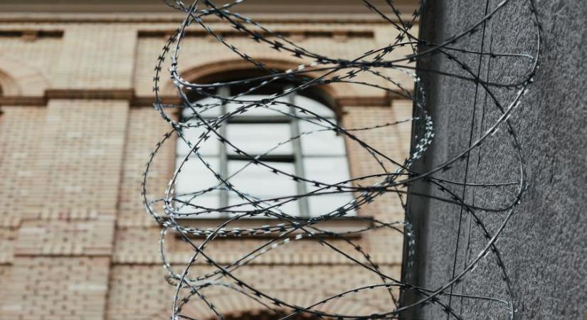 Már 2300 embercsempészt engedett ki a magyar börtönökből az Orbán-kormány
